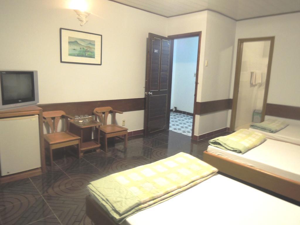 Phoenix Hotel Хюе Екстер'єр фото