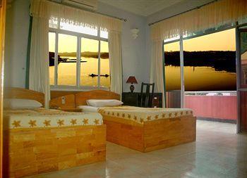 Phoenix Hotel Хюе Екстер'єр фото